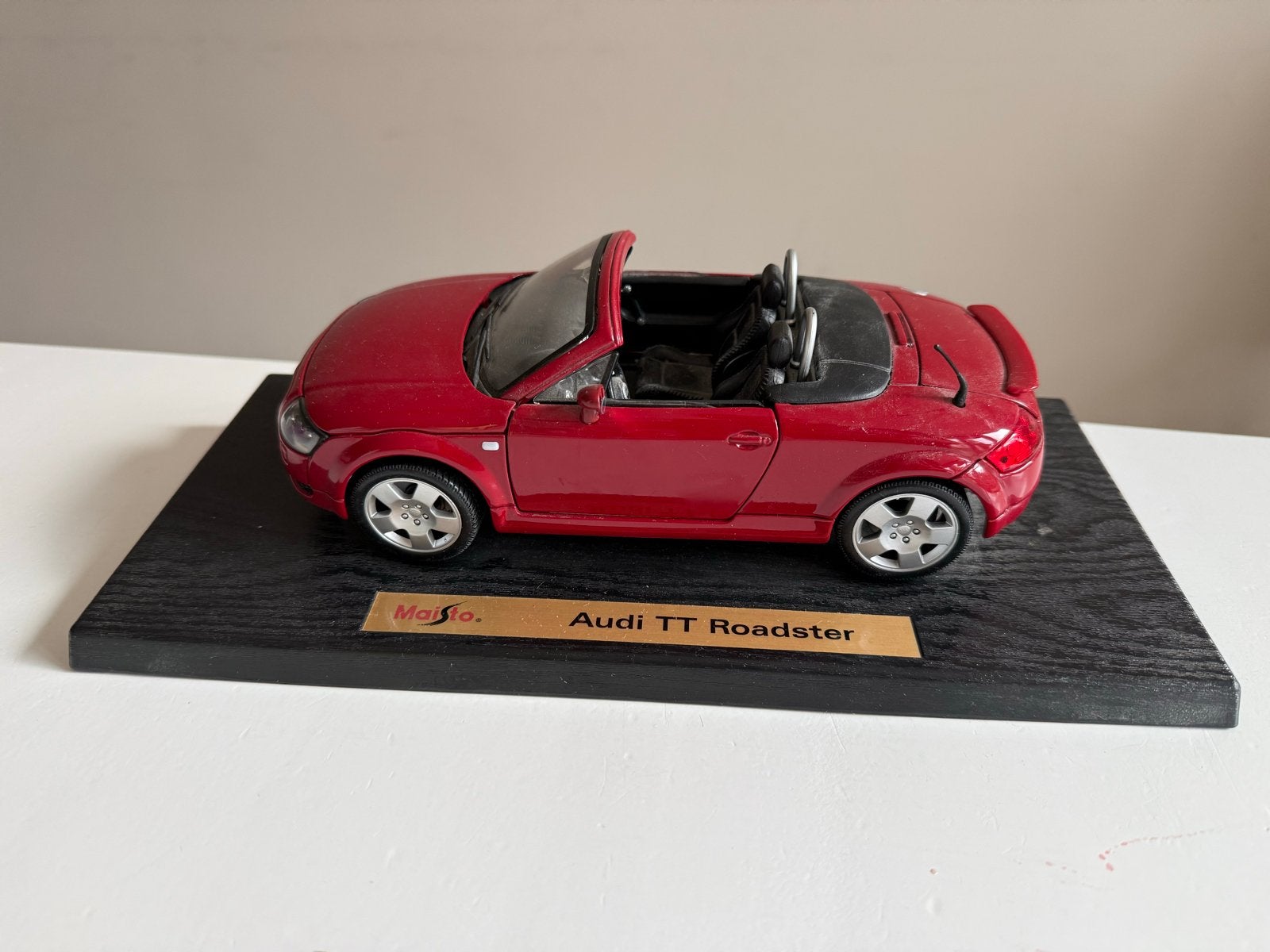 Maisto Audi TT Roadster modelauto - Rood - T.e.a.b., Ophalen, Zo goed als nieuw, Overige typen