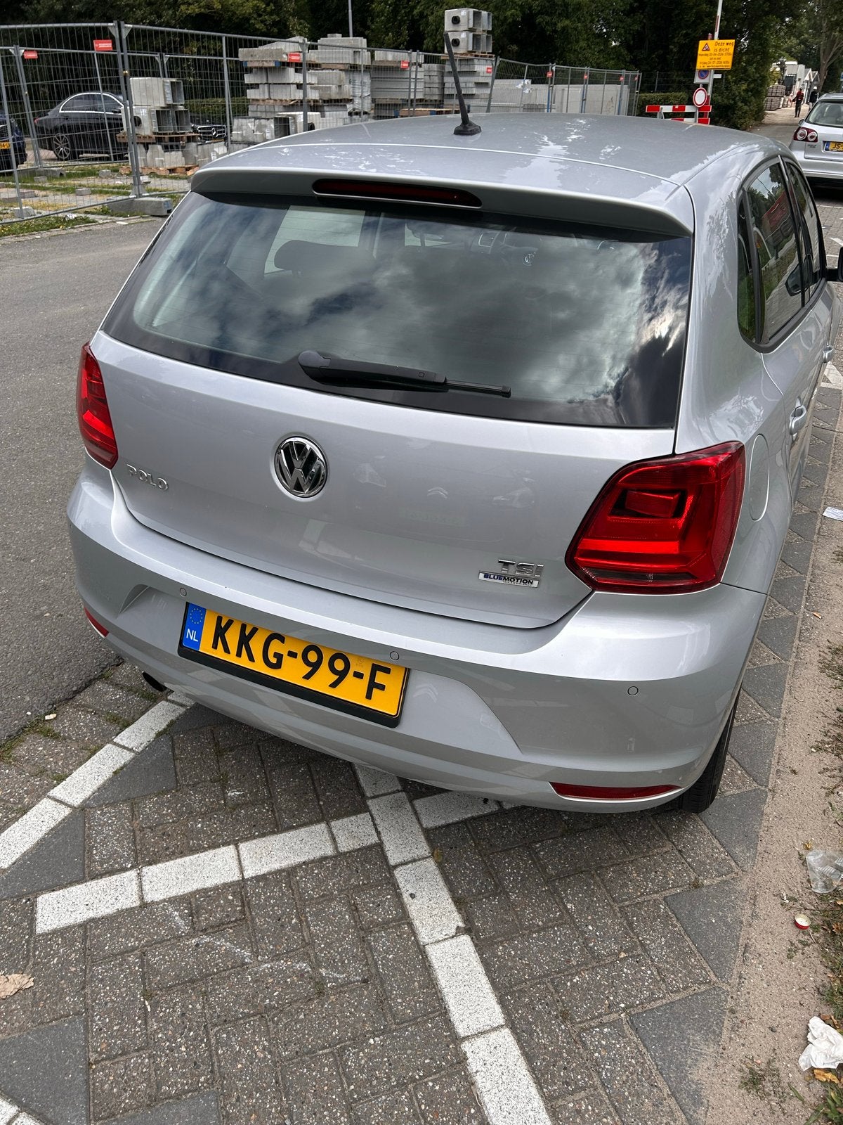 Volkswagen Polo 1.2 TSI 66KW 2017 Grijs, 4 cilinders, Handgeschakeld, Particulier, 1000 kg