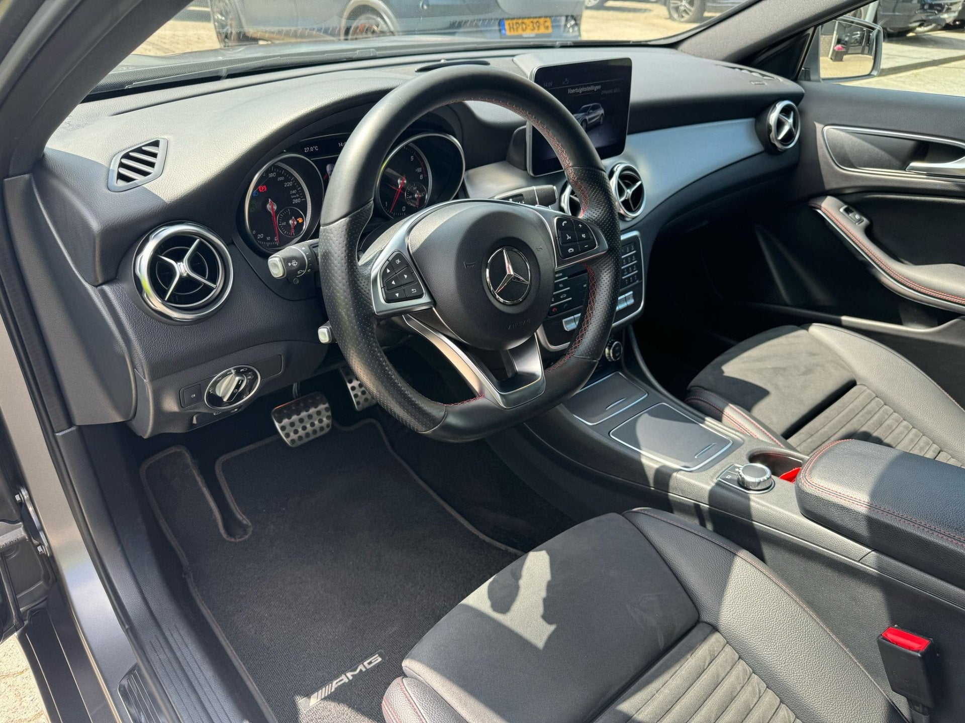 Mercedes-Benz GLA 200 d Business Solution AMG cruise, navi,, Auto's, 4 cilinders, 23 km/l, Origineel Nederlands, Bedrijf