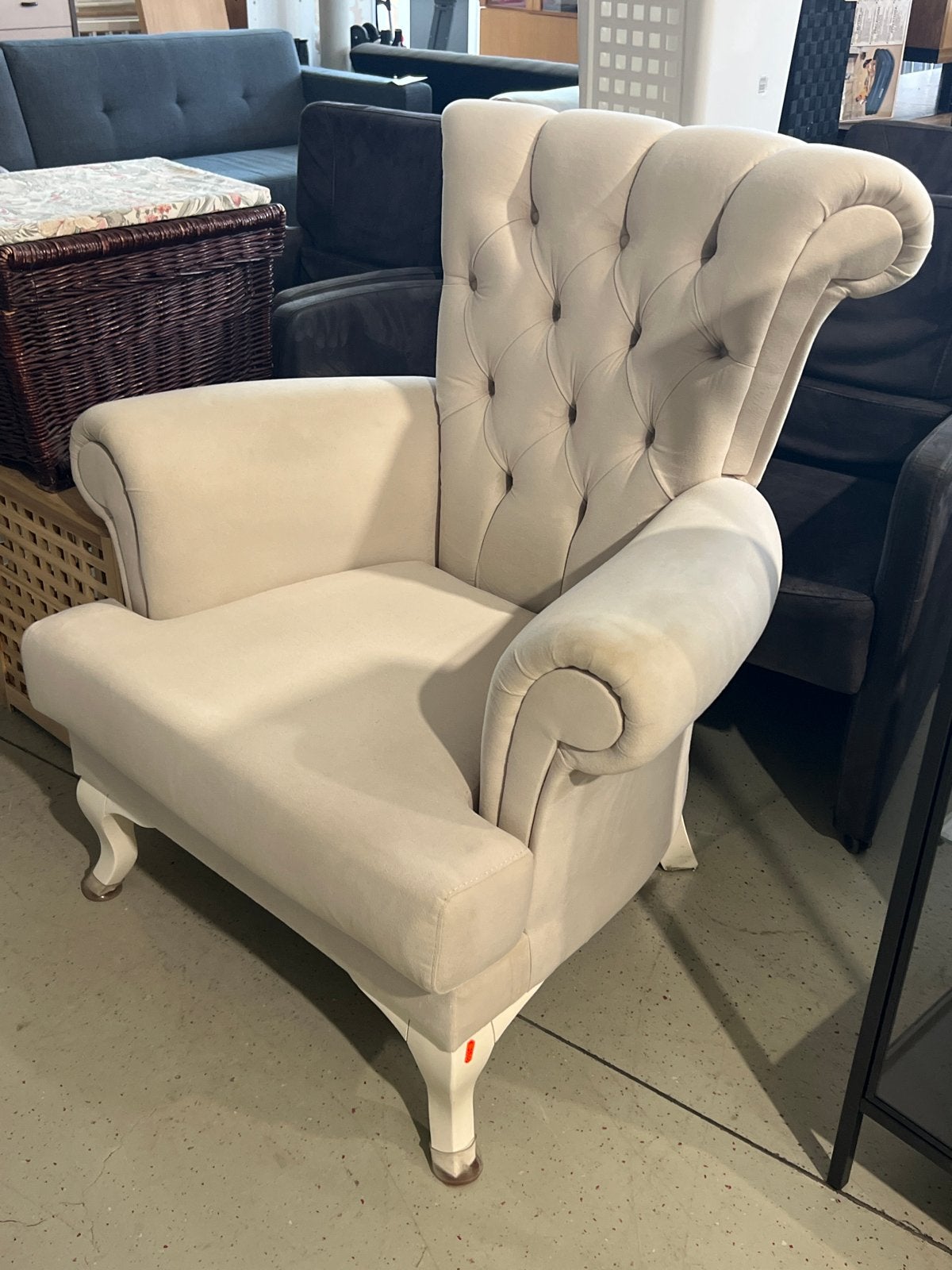 Crèmekleurige fauteuil met gecapitonneerde rugleuning, Ophalen, Gebruikt, Stof, 75 tot 100 cm