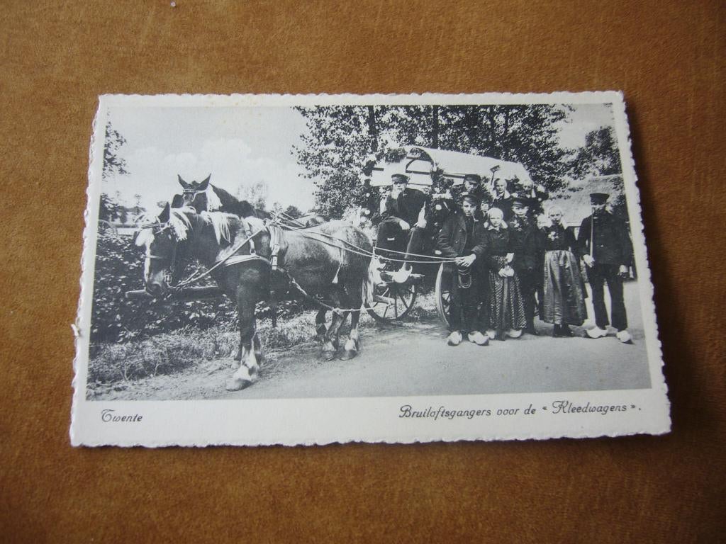 TWENTE  =  BRUILOFTSGANGERS VOOR DE KLEEDWAGENS, Ophalen of Verzenden, 1940 tot 1960, Ongelopen, Overijssel