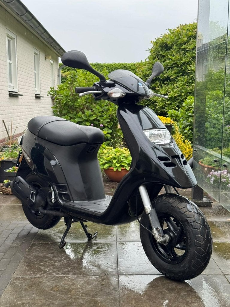 ️Piaggio Typhoon 50cc 2 takt glans zwart NIEUWSTAAT️, Fietsen en Brommers, Scooters | Piaggio, Niet ingevuld, Niet ingevuld, Niet ingevuld