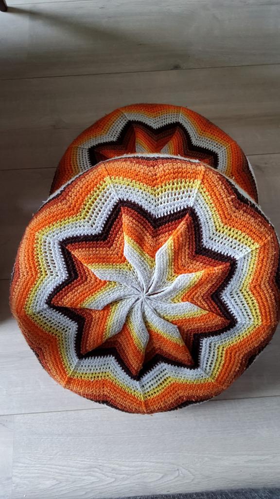 Vintage/ retro gehaakte kussen - Oranje/Bruin/Geel, Minder dan 50 cm, Rond, Minder dan 50 cm, Zo goed als nieuw