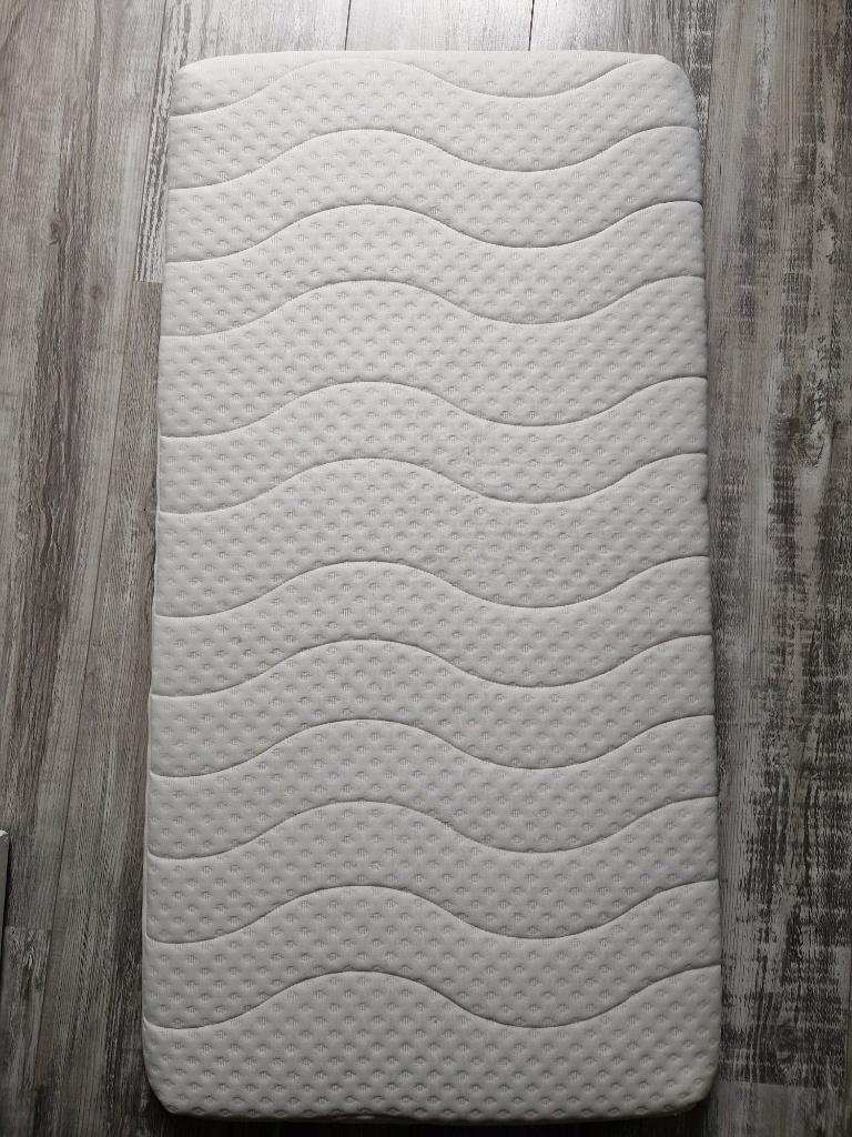 Ideale topper 53x100 cm voor klein bed of caravan/camper, Wit, Zo goed als nieuw, Stof, Koudschuim met tijk omkleed