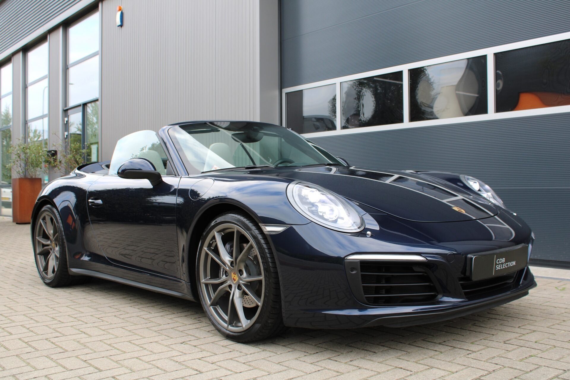 Porsche 911 Cabrio 3.0 Carrera 4 | Bose | Sportuitlaat | Spo, Auto's, Gebruikt, Euro 6, Cabriolet, Grijs