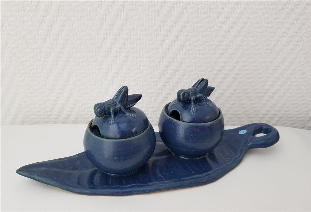 Mosterdpotjes, honingpotjes, nr. 13, met sprinkhanen, gaaf, Nieuw, Ophalen of Verzenden, Bord(en), Overige stijlen