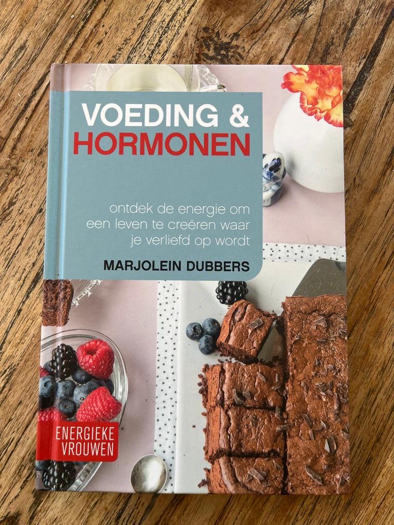Voeding & Hormonen - Marjolein Dubbers, Ophalen of Verzenden, Gelezen, Dieet en Voeding