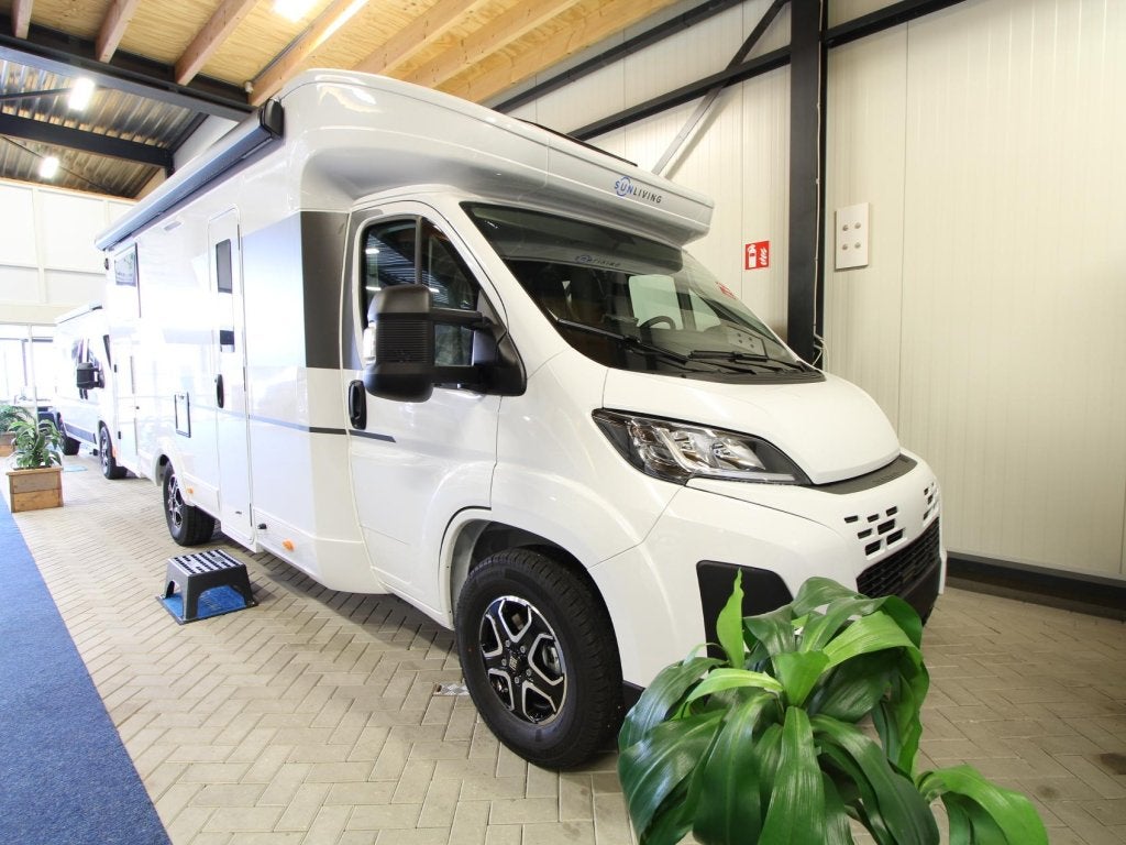 Sun Living S 72DL Special Edition!, Caravans en Kamperen, Campers, Automaat, Airbags, Ringverwarming, Fiat