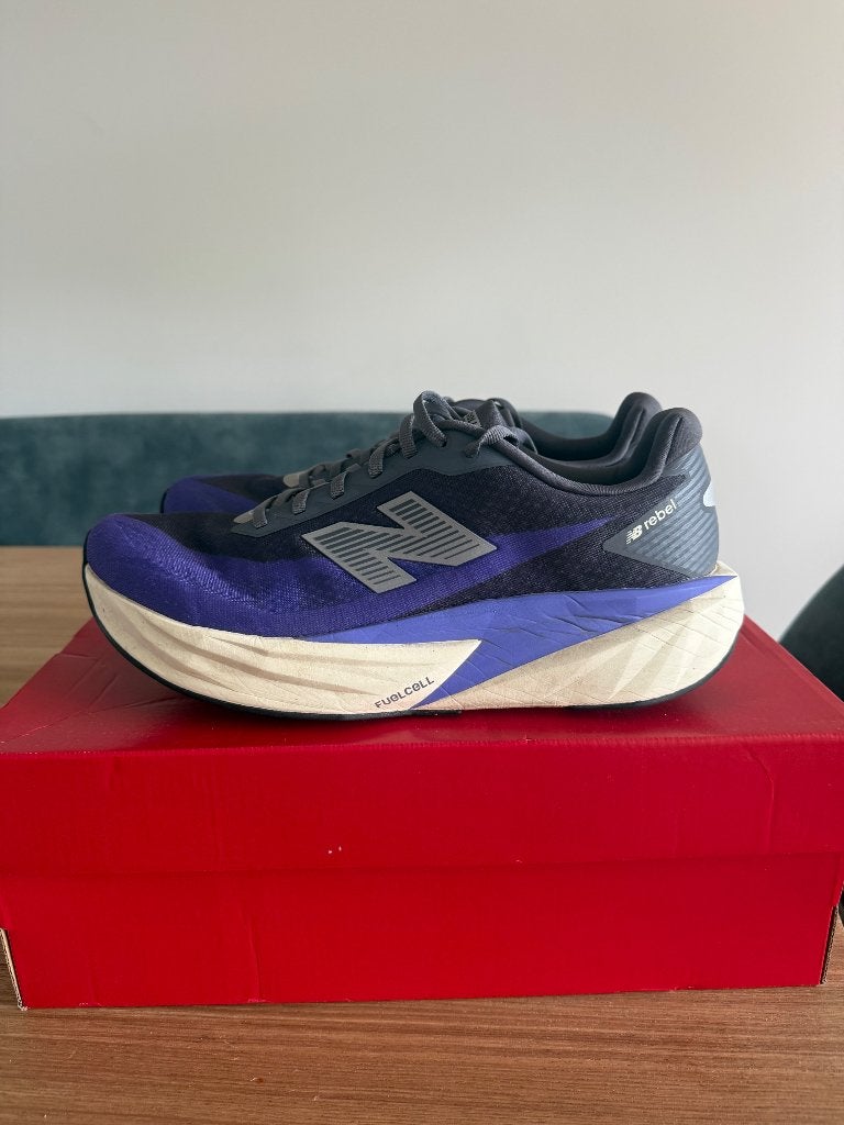 New Balance Fuelcell Rebel v5 maat 46.5, Overige merken, Hardloopschoenen, Ophalen of Verzenden, Zo goed als nieuw