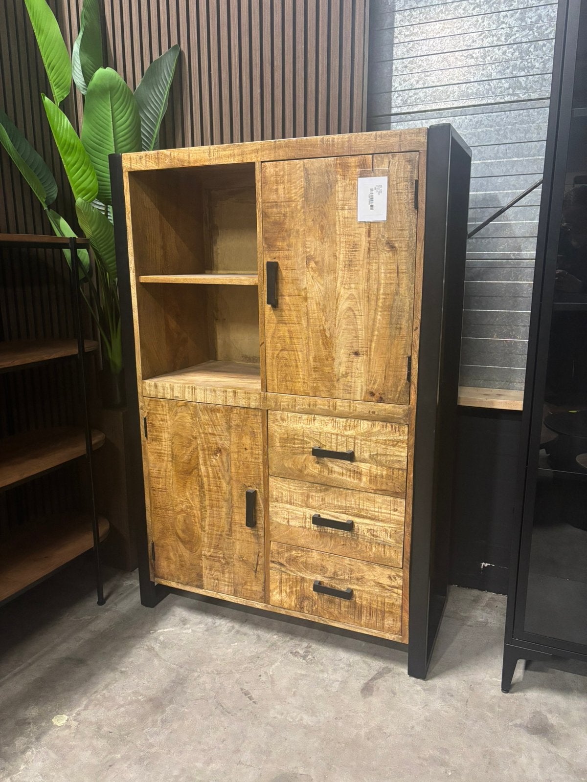 Industriële Kast Nairobi Mangohout van Livingfurn, 100 tot 150 cm, 100 tot 150 cm, Onbekend, Nieuw