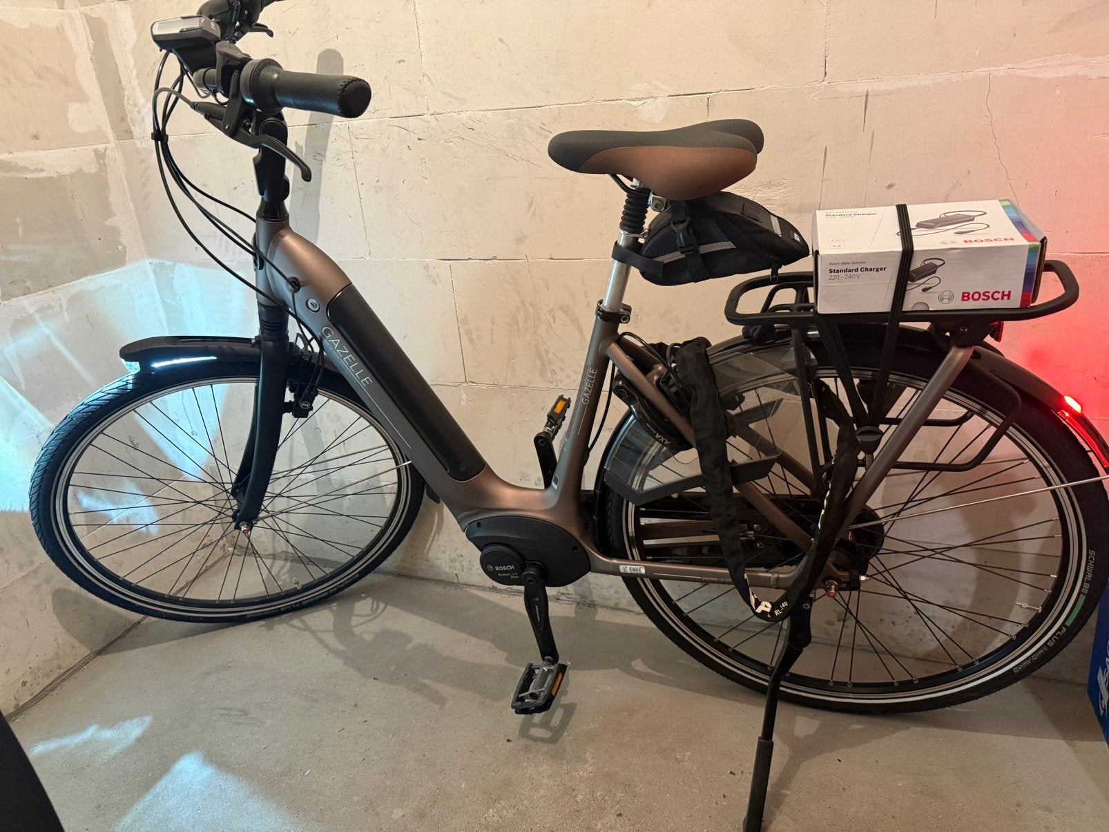 Gazelle, Fietsen en Brommers, Ophalen, Zo goed als nieuw, 47 tot 51 cm, 50 km per accu of meer