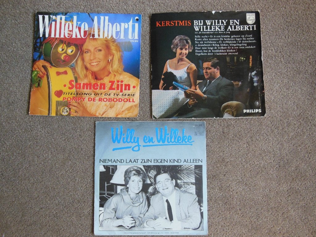 Willy en Willeke Alberti 3 x SINGLE 45 toer -, Fotohoes, Ophalen of Verzenden, Gebruikt, Nederlandstalig