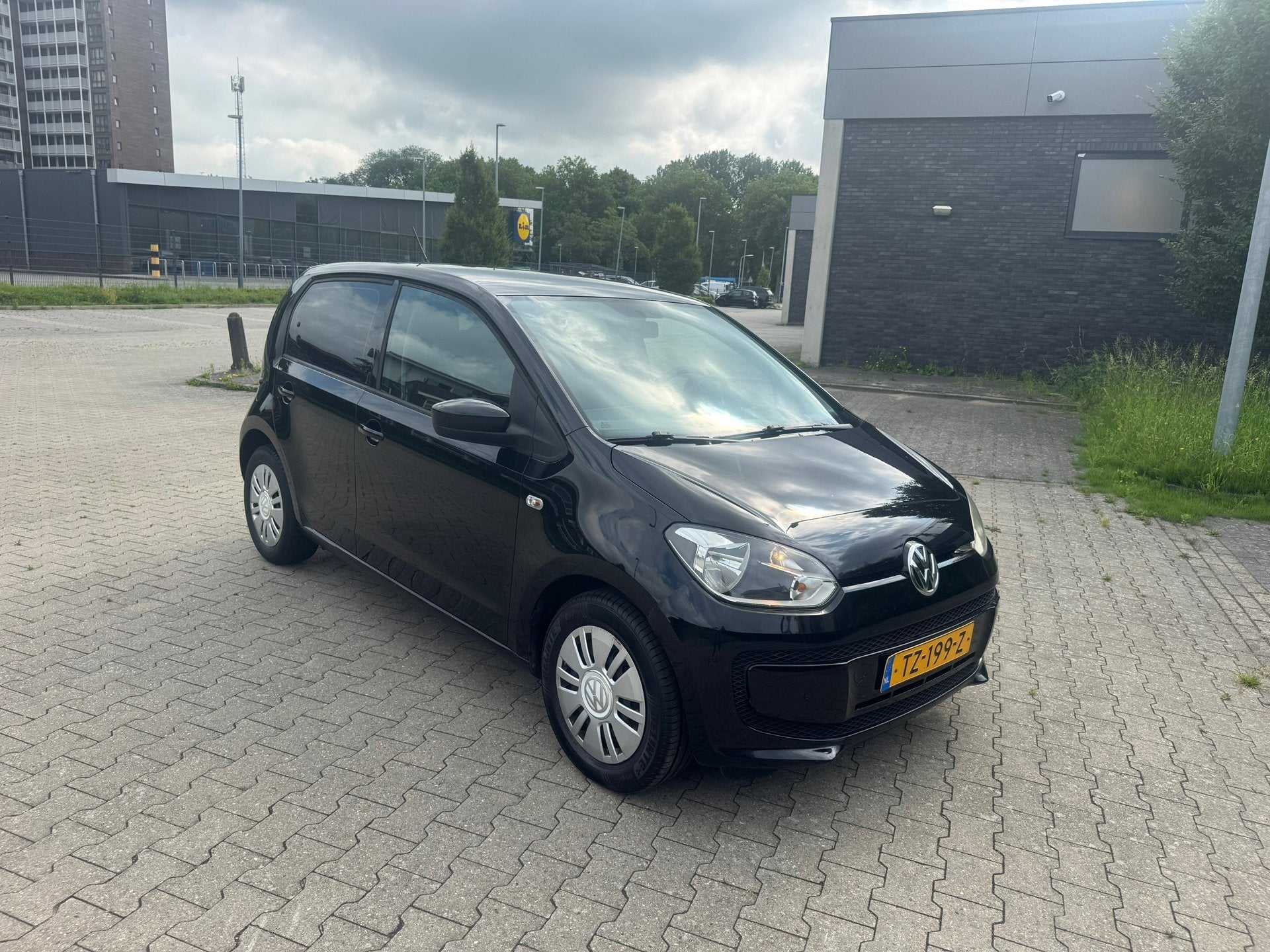 Volkswagen Up! 1.0 high up! BlueMotion, Auto's, Volkswagen, Voorwielaandrijving, Euro 5, Stof, Gebruikt