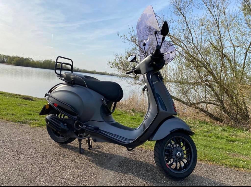 Vespa Sprint, Fietsen en Brommers, Scooters | Vespa, Ophalen, Zo goed als nieuw, Benzine, Vespa S