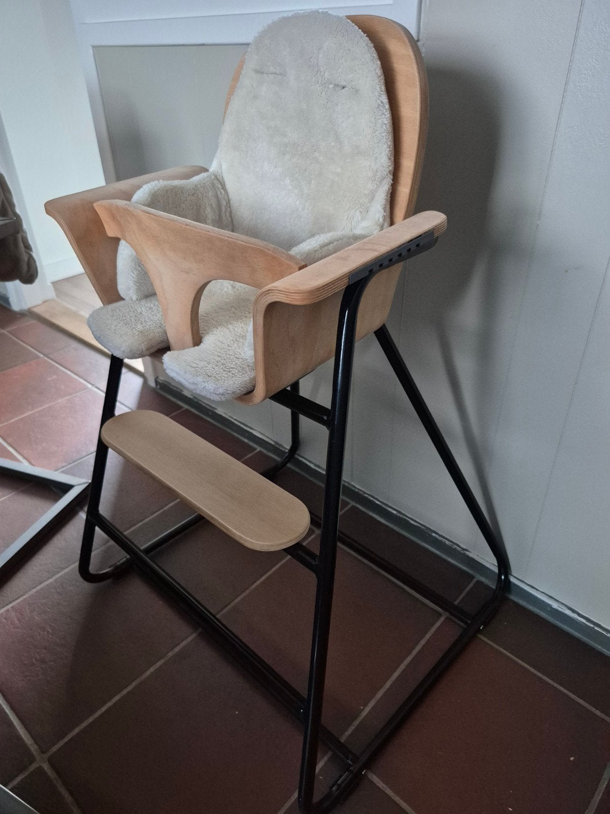 kinderstoel inclusief bontje, Ophalen, Zwart, Zo goed als nieuw, Eén