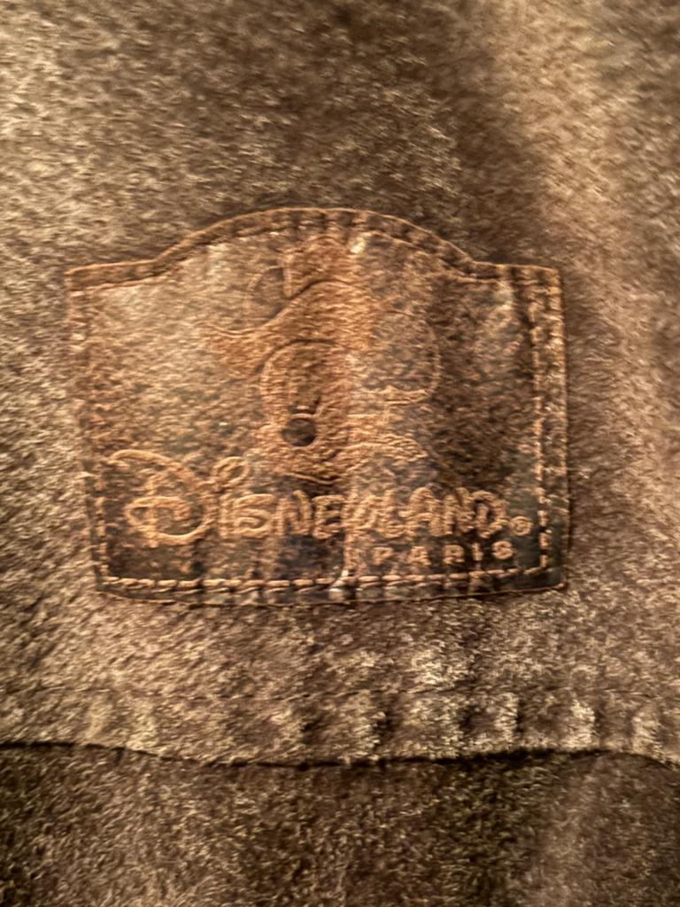 Te koop: Disneyland Parijs jas – nooit gedragen, Ophalen, Overige figuren, Zo goed als nieuw, Kleding of Textiel