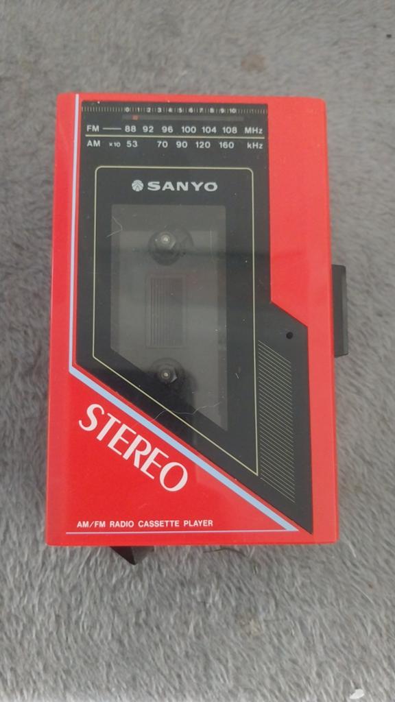 Vintage Sanyo Stereo AM/FM Radio Cassette  (lees tekst), Ophalen of Verzenden, Walkman