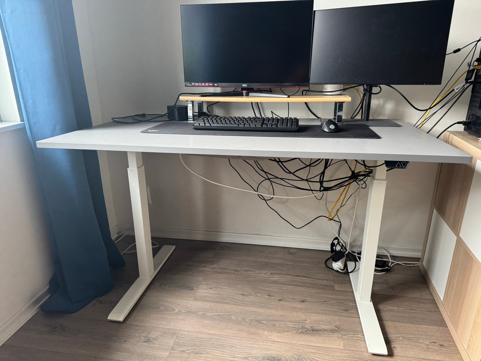IKEA Rodulf elektrisch zit-sta bureau 140x80cm, Huis en Inrichting, Bureaus, Ophalen, Zit-sta bureau, Elektrisch, Gebruikt