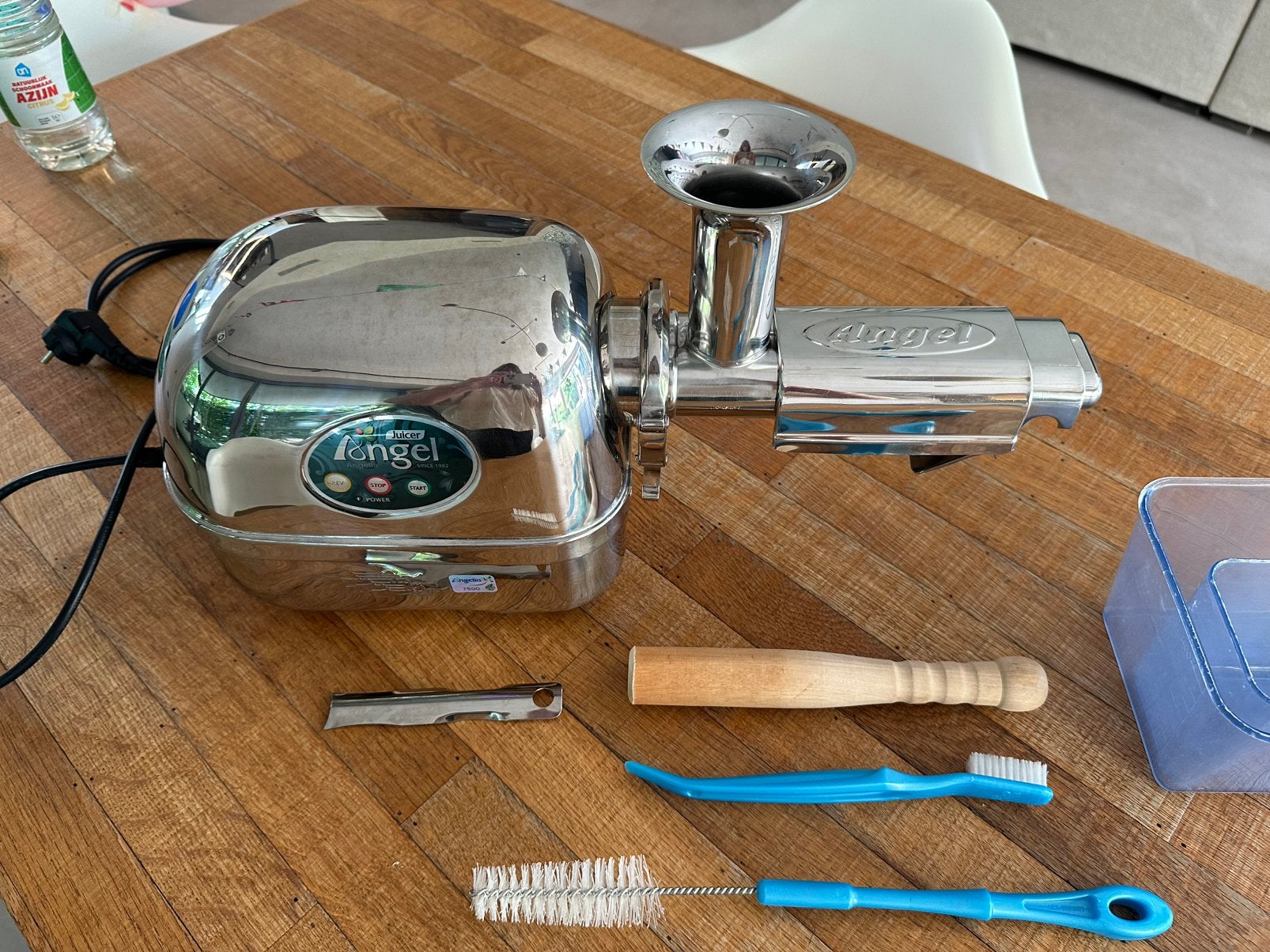 Angel Slowjuicer Angelina 7500, Ophalen of Verzenden, Zo goed als nieuw, Slowjuicer