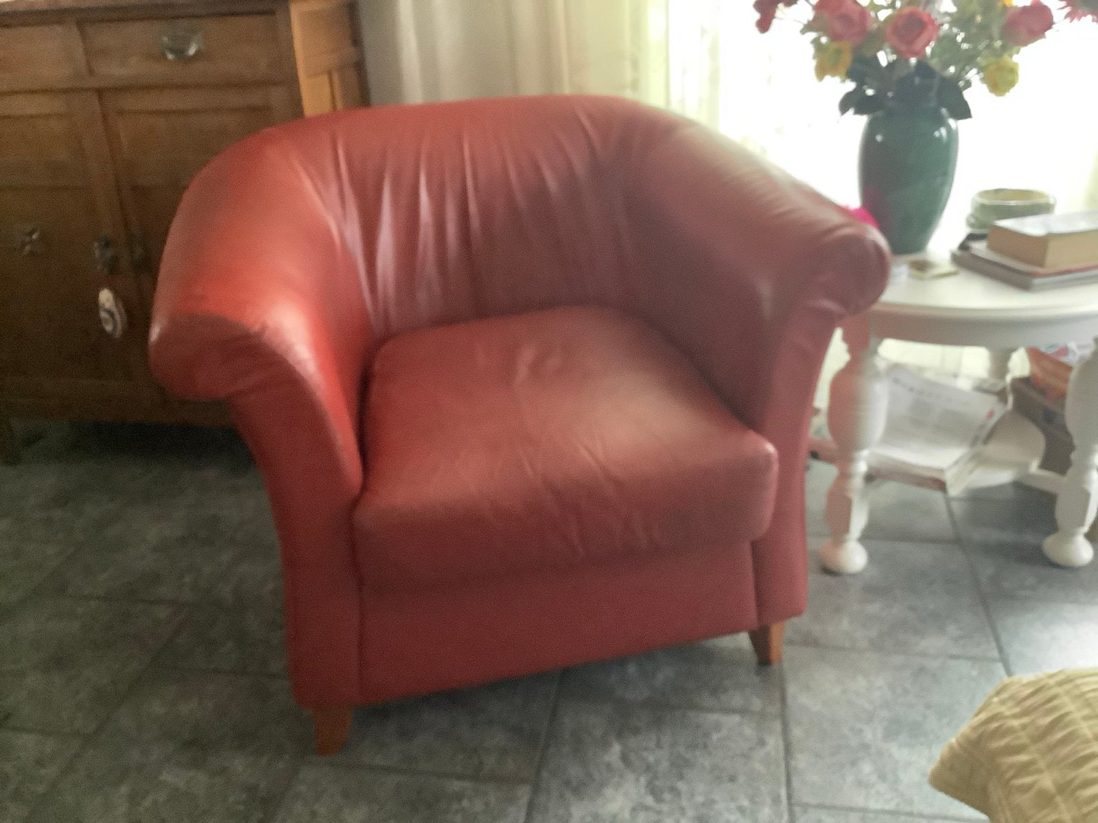 Comfortabele rode leren fauteuil, Ophalen, Gebruikt, Leer, 75 tot 100 cm