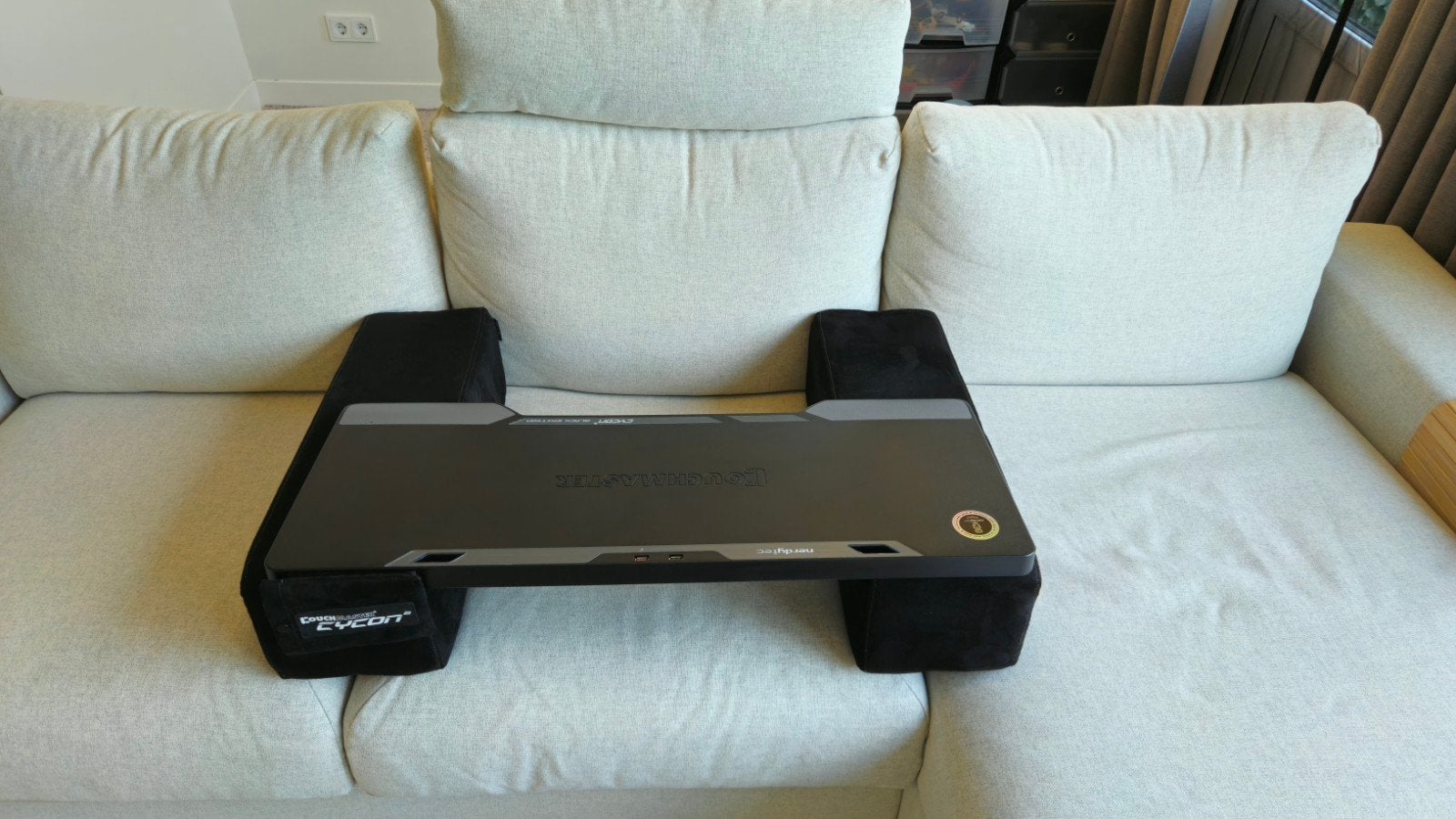 Couchmaster Cycon2 Black Edition, Spelcomputers en Games, Spelcomputers | Overige Accessoires, Overige merken, Ophalen, Gebruikt