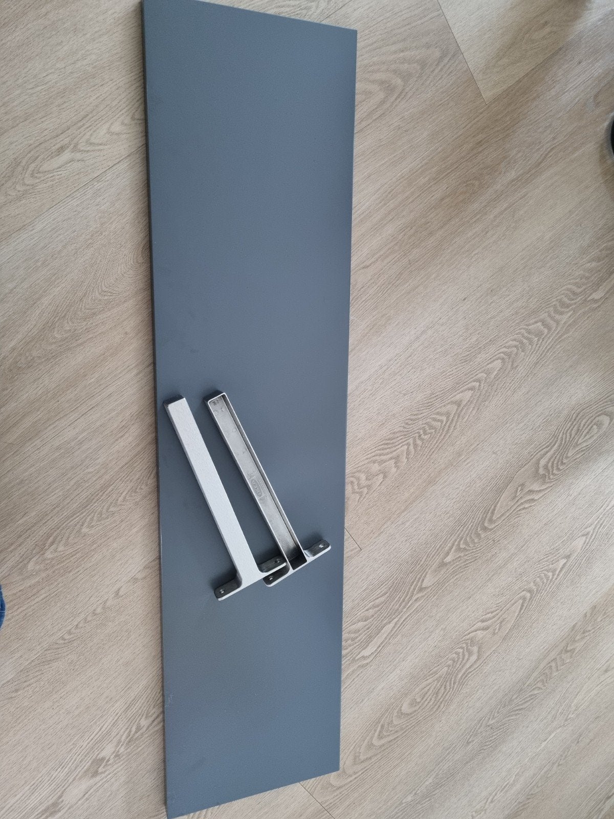 IKEA BERGHULT Wandplank 120x30 met GRANHULT dragers, Ophalen, Zo goed als nieuw