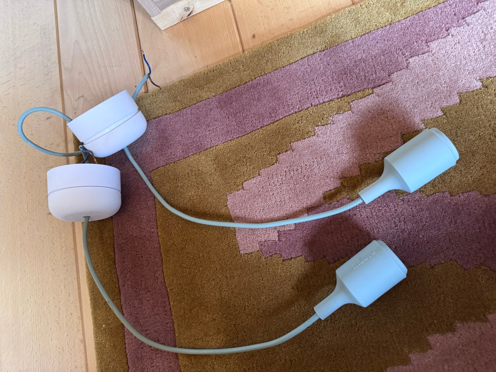 Muuto E27 hanglampen - set van 2 (lichtgroen), Huis en Inrichting, Ophalen of Verzenden, Zo goed als nieuw, Kunststof, E27 (groot)