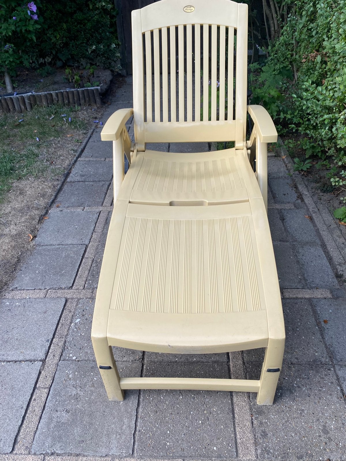 Ligbed beige, Tuin en Terras, Ophalen, Gebruikt