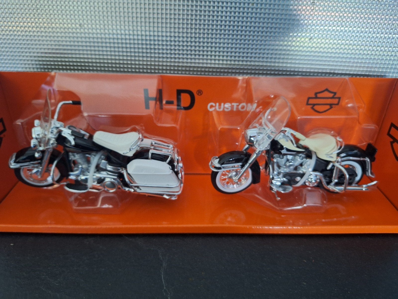 Harley-Davidson Duos 60's Set van 2 
Schaal 1:18, Maisto, Nieuw, Ophalen of Verzenden, Maisto