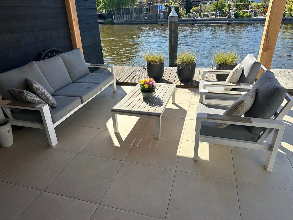 Moderne aluminium loungeset met houten accenten, Tuin en Terras, Ophalen, 5 zitplaatsen, Aluminium, Zo goed als nieuw