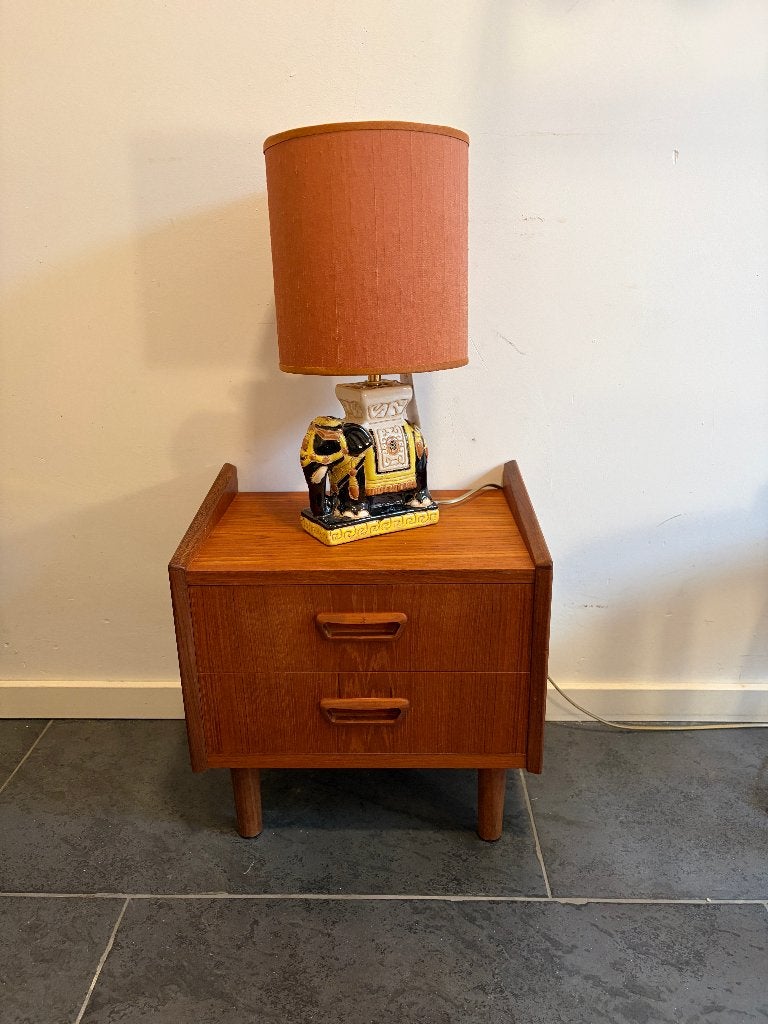Compact nachtkastje teak met 2 laden, Gebruikt, Minder dan 45 cm, Ophalen of Verzenden, Minder dan 55 cm
