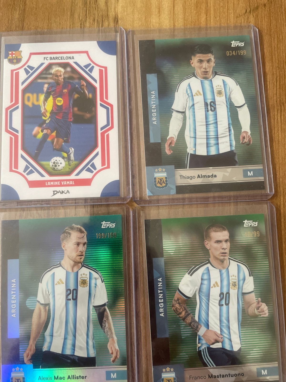Voetbal Topps Kaarten: Lamine Yamal, Thiago Almada, Mac Alli, Ophalen of Verzenden, Zo goed als nieuw, Buitenlandse clubs, Spelerskaart
