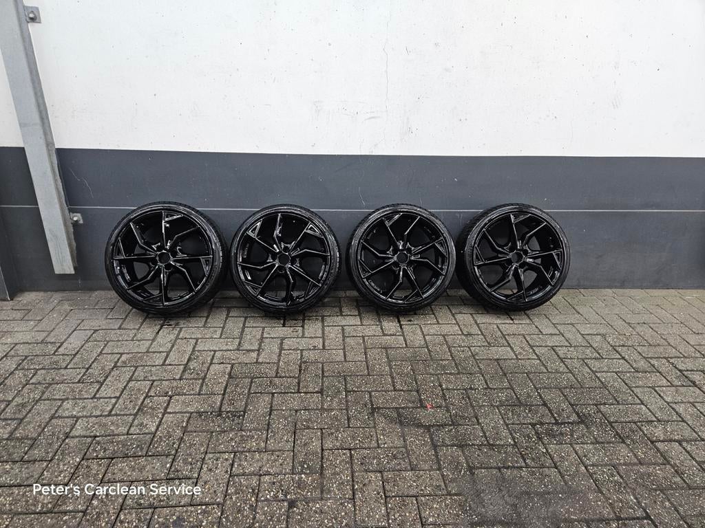 Lichtmetalen velgen met zomerbanden 215/35r18, Ophalen, 215 mm, Velg(en), Nieuw