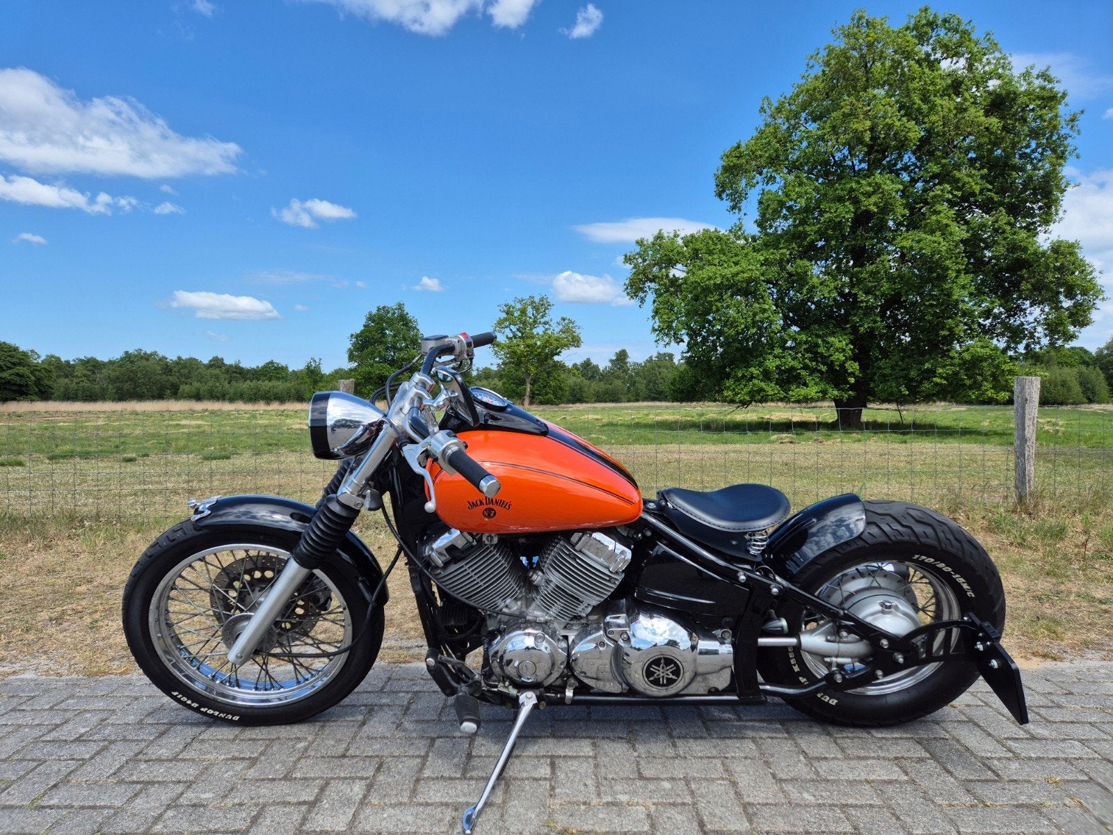 Aangeboden: Unieke Yamaha XVS650 Bobber, Motoren, Cardan-aandrijving, 2 cilinders, Gebruikt, Minimaal motorrijbewijs A2