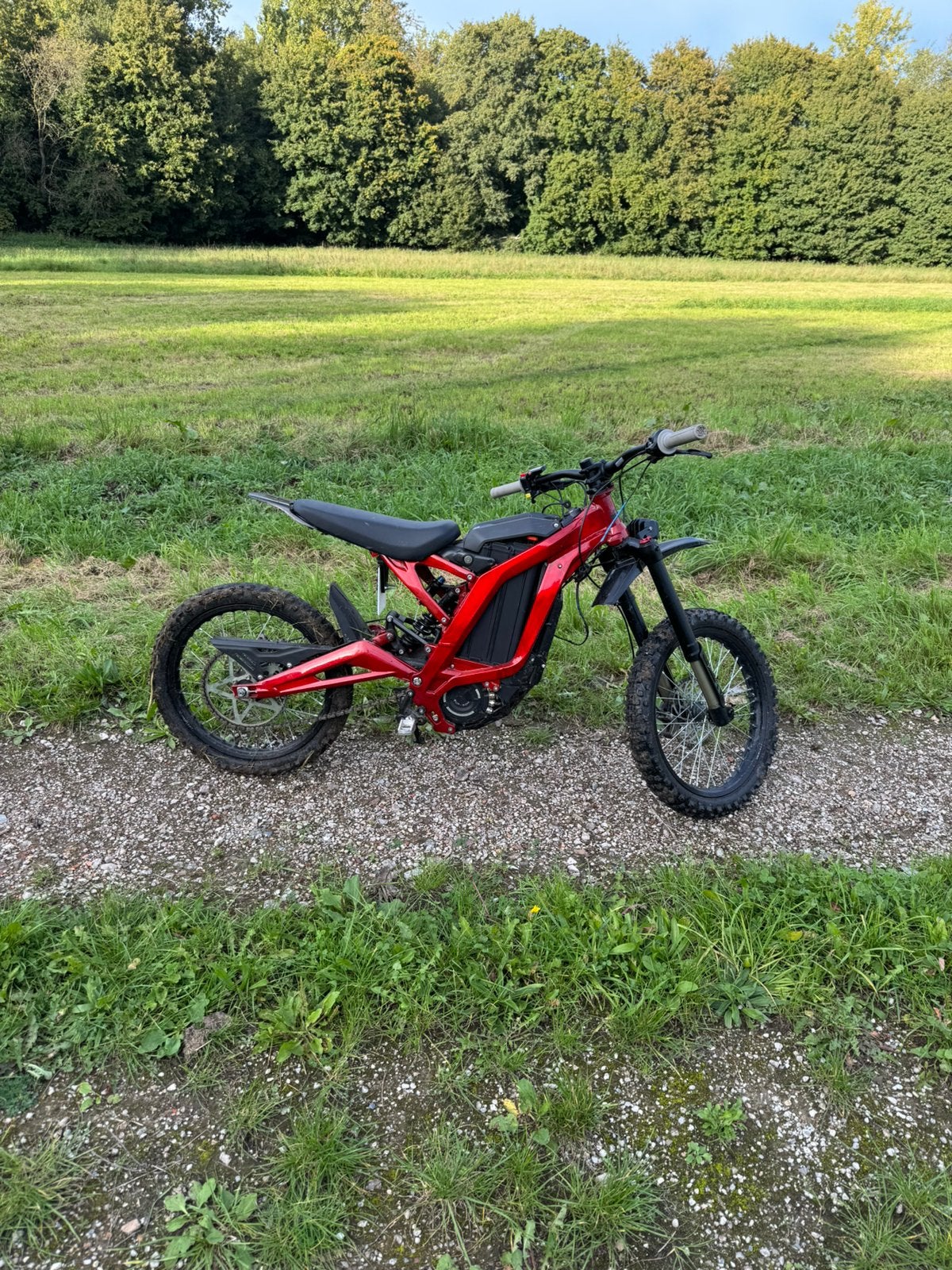 Surron light bee in unieke kleur, Maximaal 45 km/u, Ophalen of Verzenden, Zo goed als nieuw
