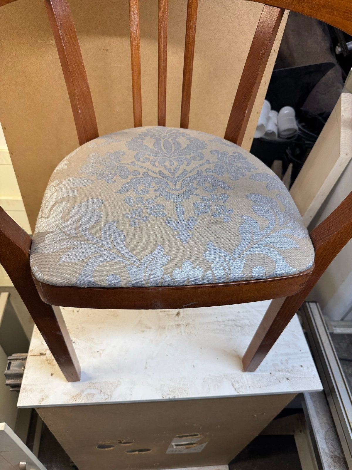 12 Beukenhouten stoelen met gestoffeerde zitting, Ophalen of Verzenden