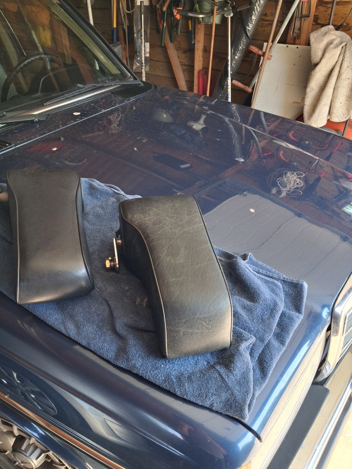 arm steun Mercedes w123, Auto-onderdelen, Interieur en Bekleding, Ophalen of Verzenden