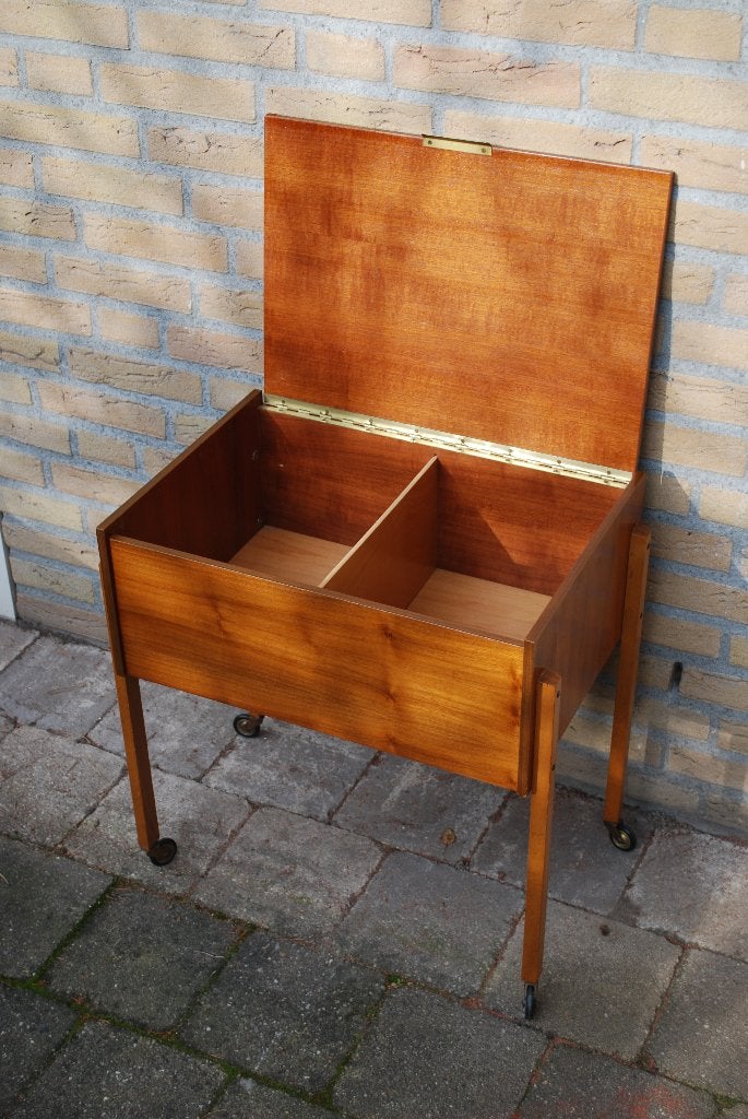 Kleptafeltje, naaikastje teak, Hobby en Vrije tijd, Ophalen, Gebruikt, Overige typen, Nb