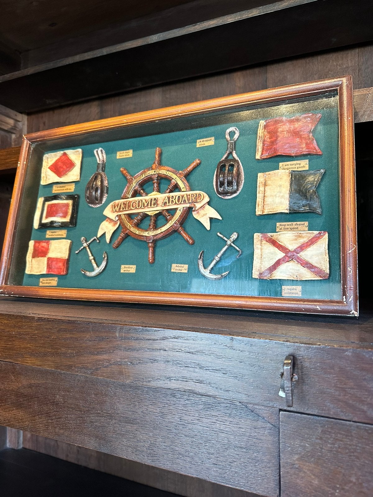 "HENDRICKX "  Wand Vitrine Kastje., Antiek en Kunst, Ophalen of Verzenden