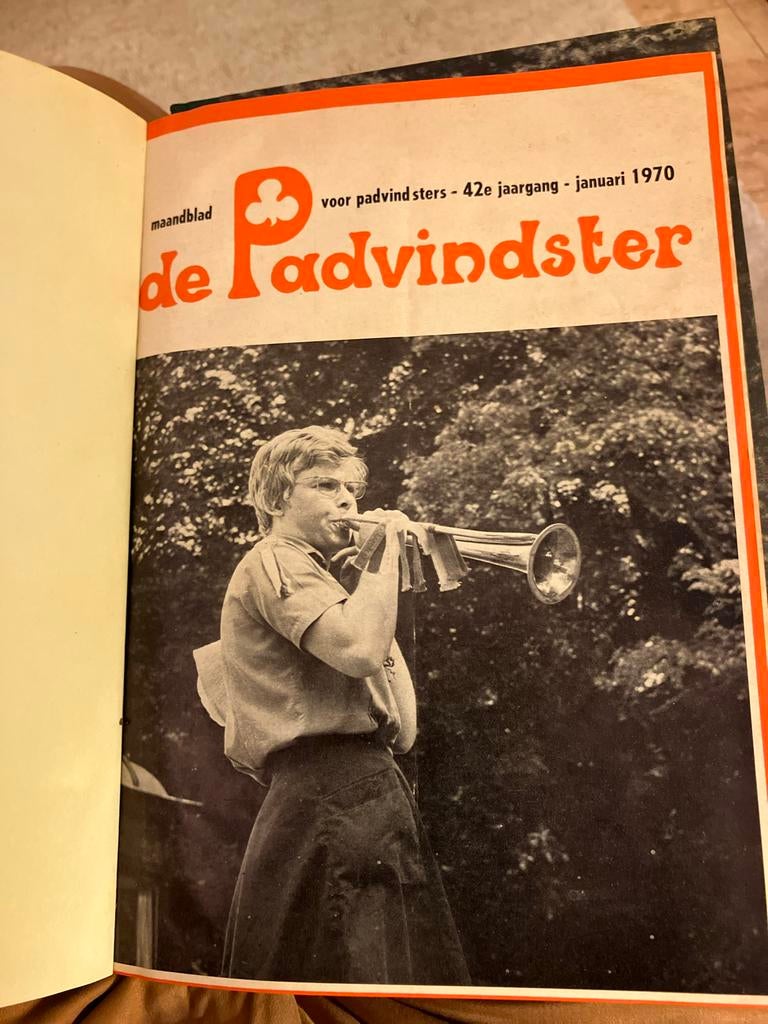De padvindsters jaargangen 1969 en 1970., Ophalen of Verzenden, Gelezen