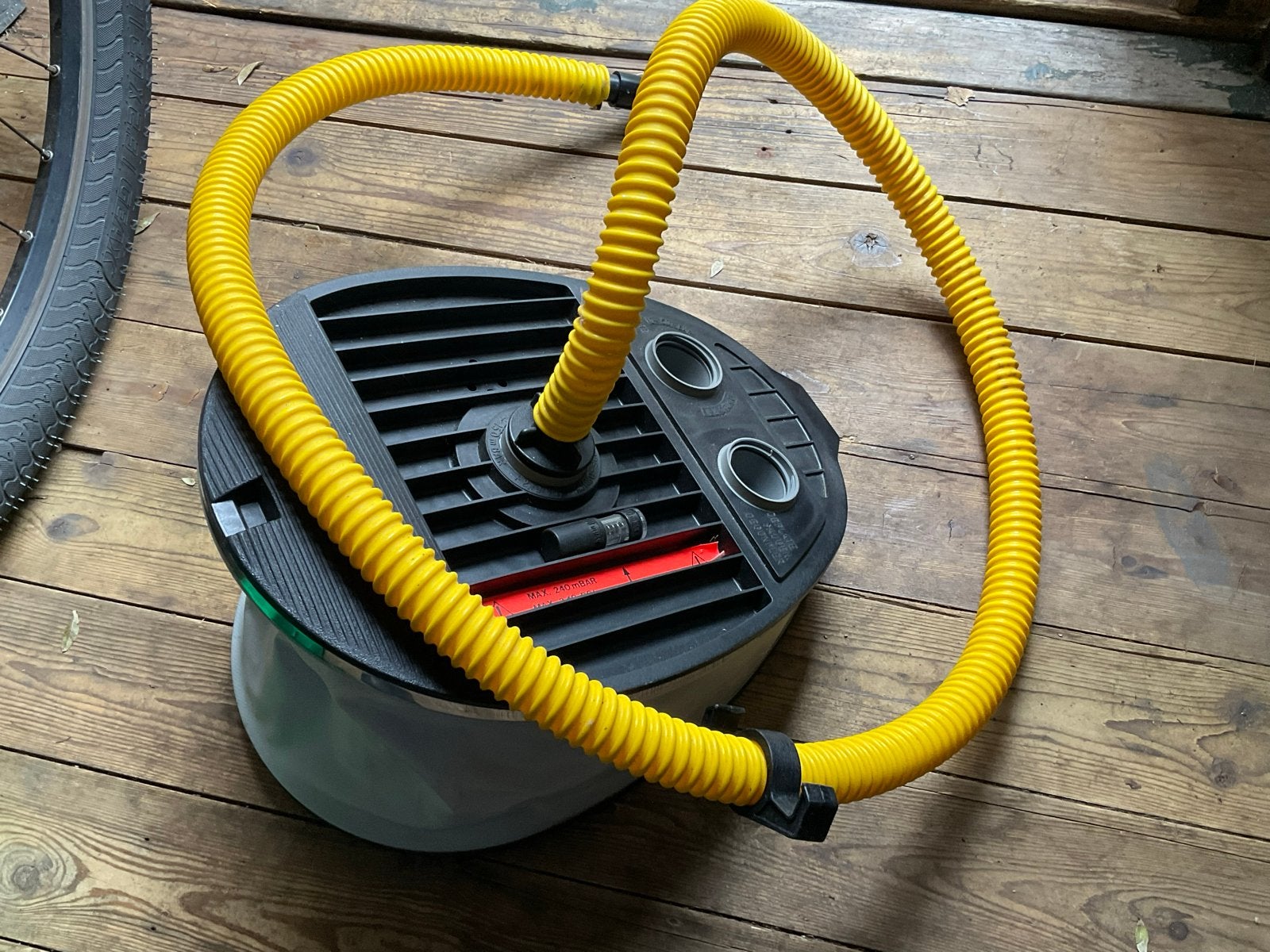 Voetpomp voor opblaasbare artikelen, Ophalen of Verzenden, Zo goed als nieuw