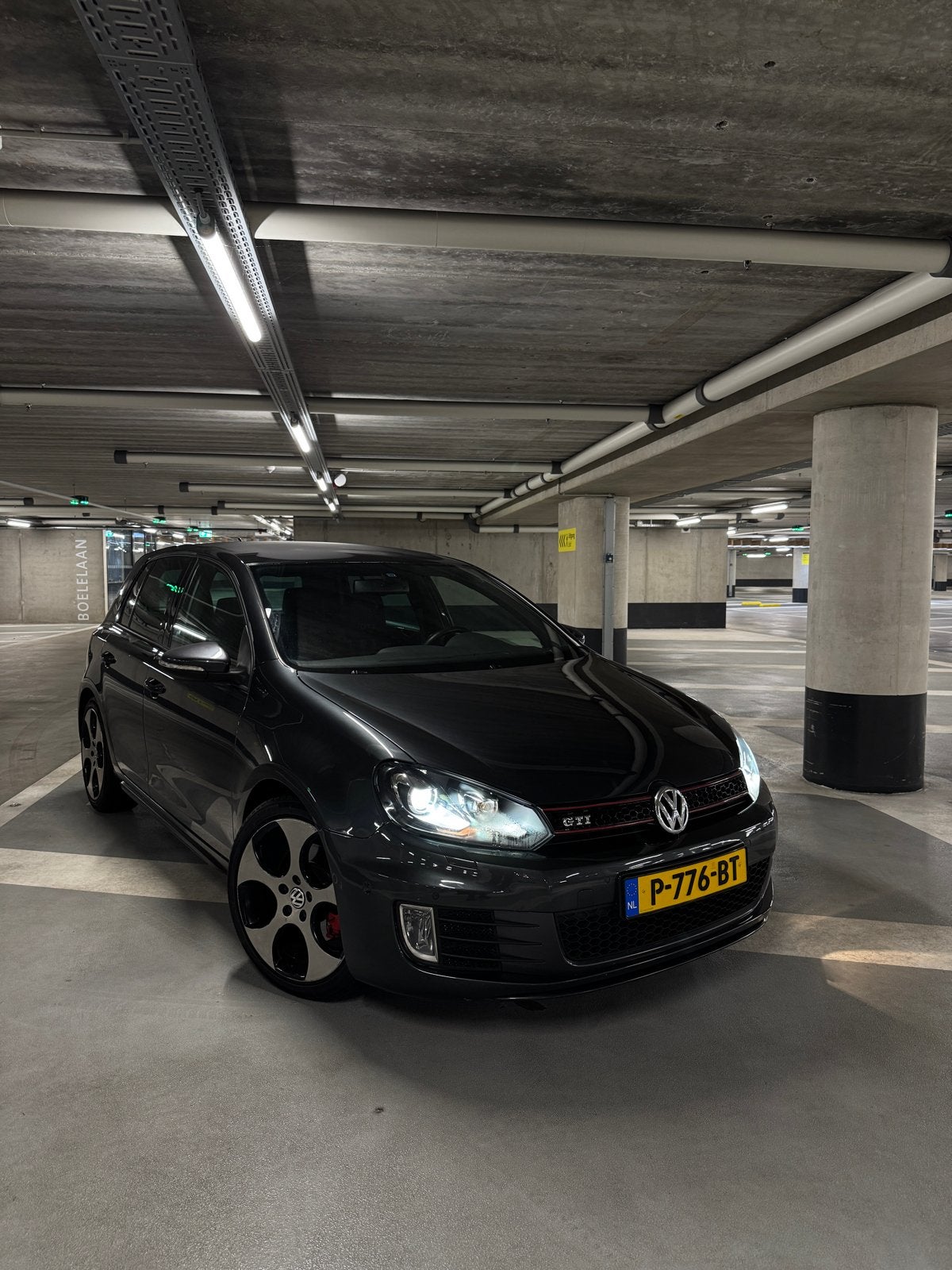 Volkswagen Golf 6 2.0 GTI 155KW DSG 2010 Zwart, 4 cilinders, 14 km/l, 1314 kg, Parkeerassistent
