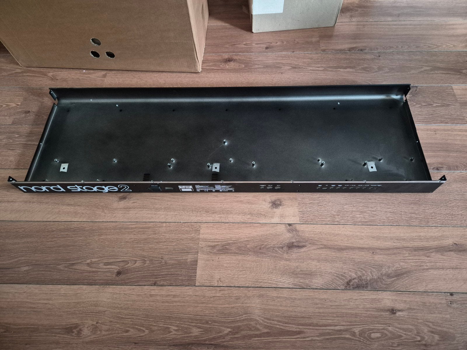 Originele metalen behuizing / chassis voor Nord Stage 2, Muziek en Instrumenten, .., Gebruikt, 88 toetsen, Nord