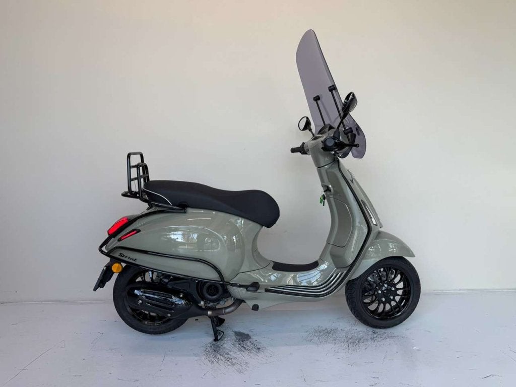 Vespa Sprint Brom 45k/m, BWJ 2023, Khaki Green, Niet ingevuld, Gebruikt, Maximaal 45 km/u, Niet ingevuld