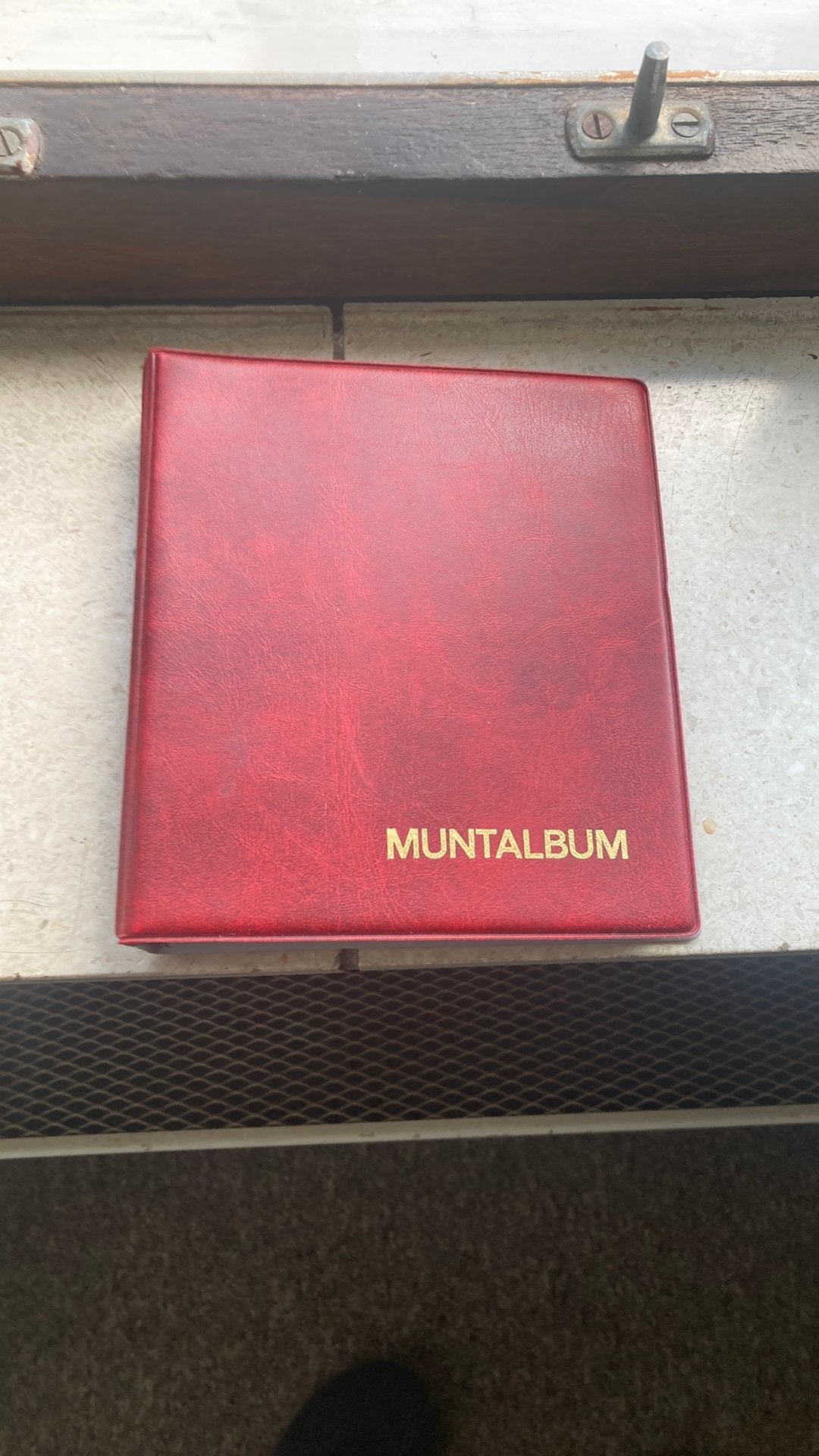 Muntalbum zakformaat. Lengte 16cm, breedte14cm,Dikte 15 mm, Ophalen of Verzenden, Verzamelmap