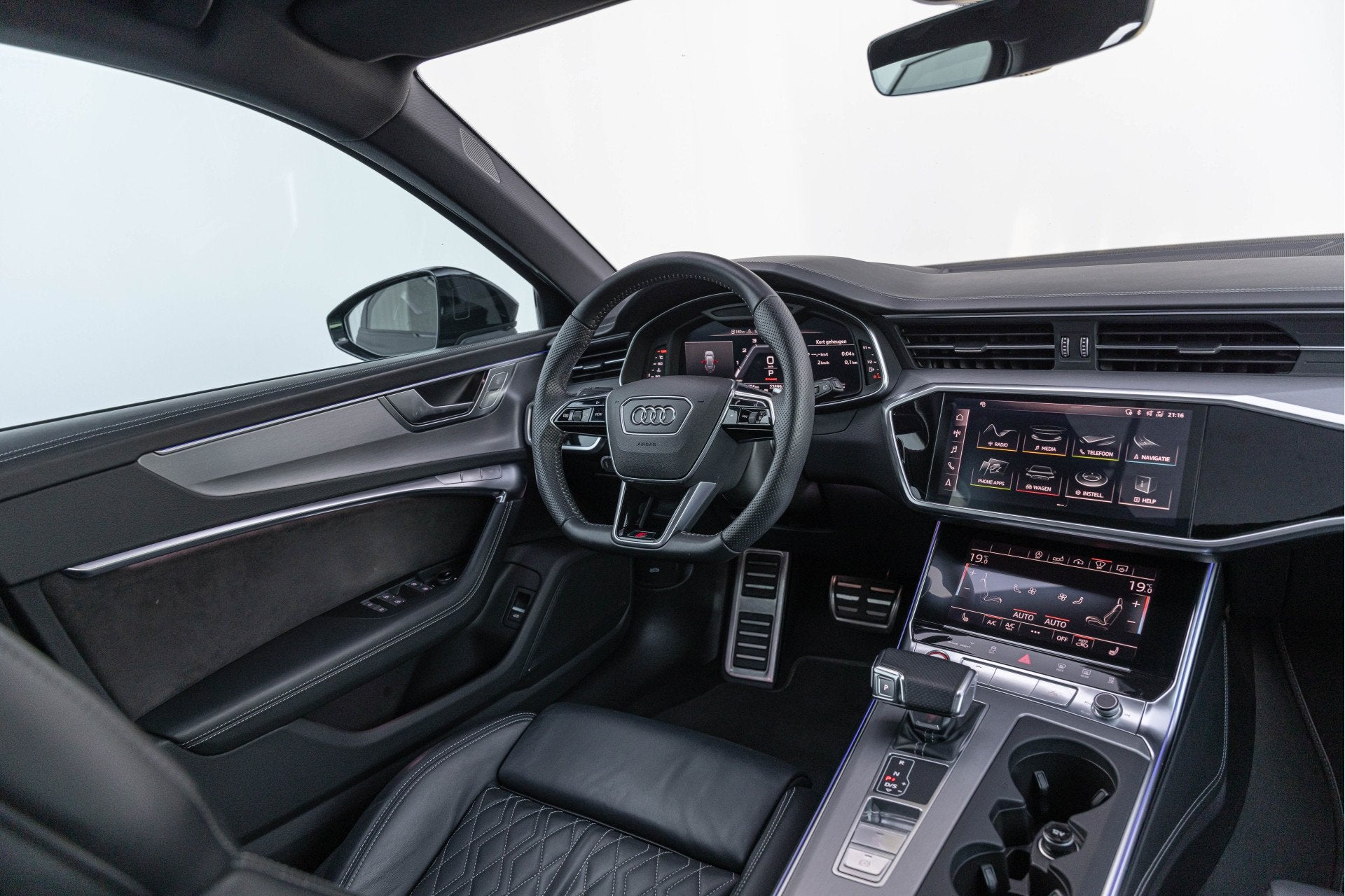 Audi S6 Avant 350pk TDI Quattro Luchtv. Pano S-stoelen B&O, Auto's, Automaat, 15 km/l, Gebruikt, Euro 6