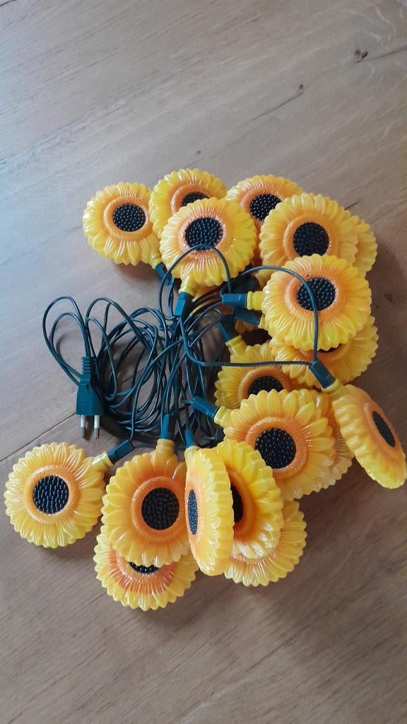 Vintage Lichtsnoer met 20 zonnebloemen, kunstof, stroomnet., Ophalen of Verzenden