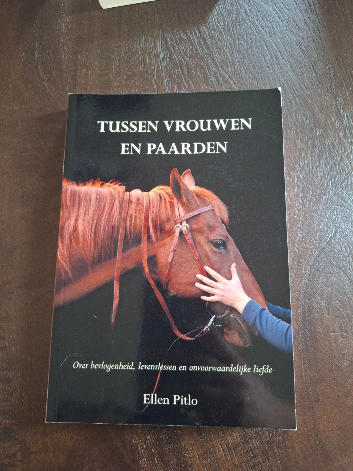 Tussen Vrouwen en Paarden - Ellen Pitlo, Ophalen of Verzenden, Zo goed als nieuw, Ellen Pitlo, Nederland