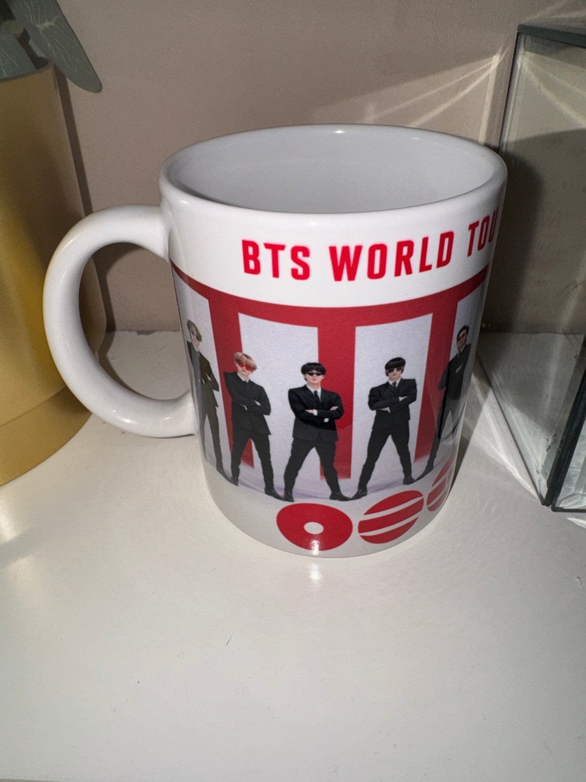 BTS World Tour Mok - NIEUW, Keramiek, Nieuw, Overige stijlen, Mok