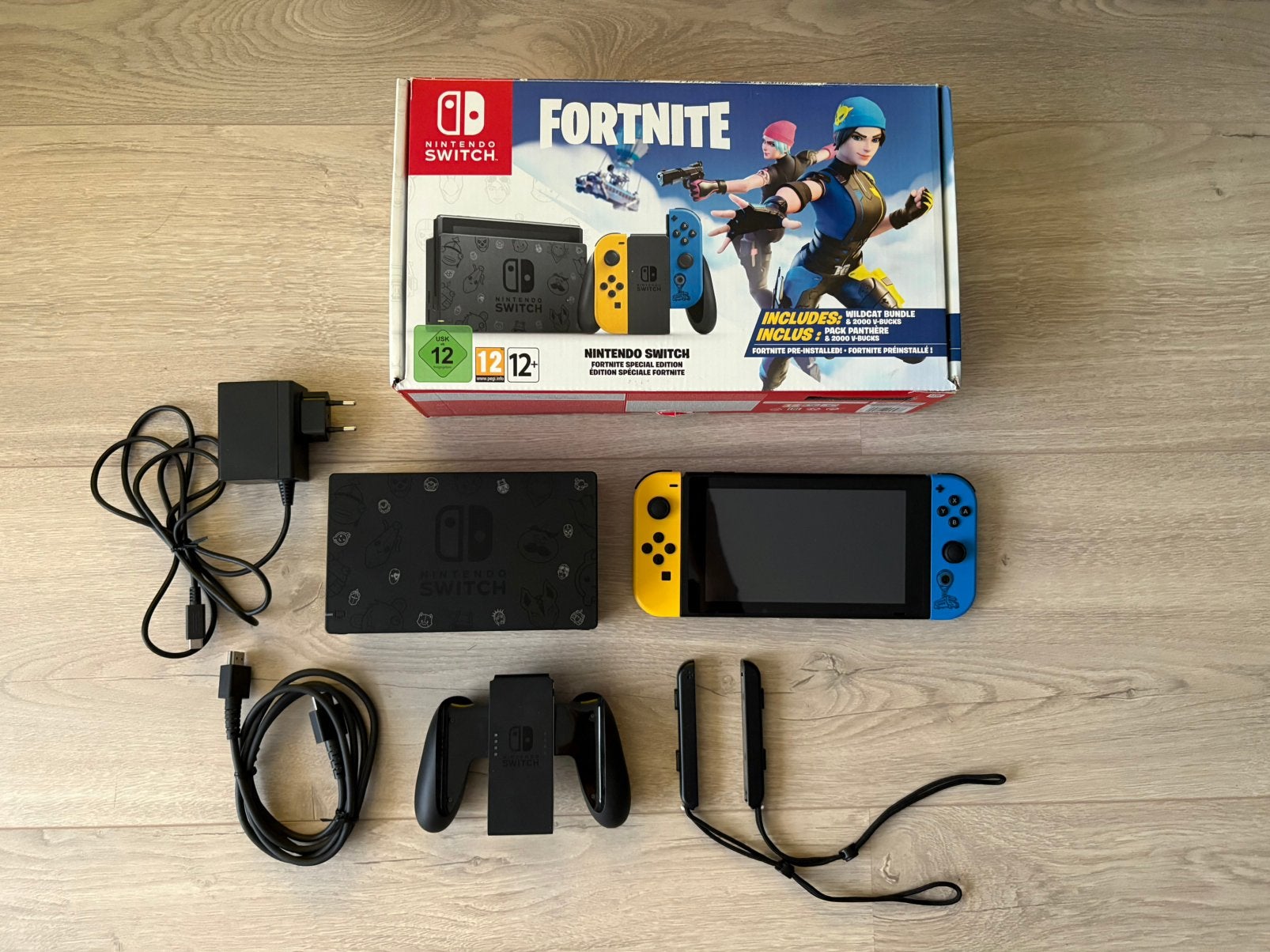 Nintendo Switch Fortnite editie - Zeer nette staat, Ophalen of Verzenden, Zo goed als nieuw, Met 2 controllers, Switch Original
